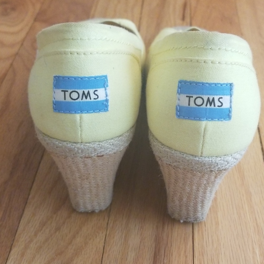 Toms yellow wedges